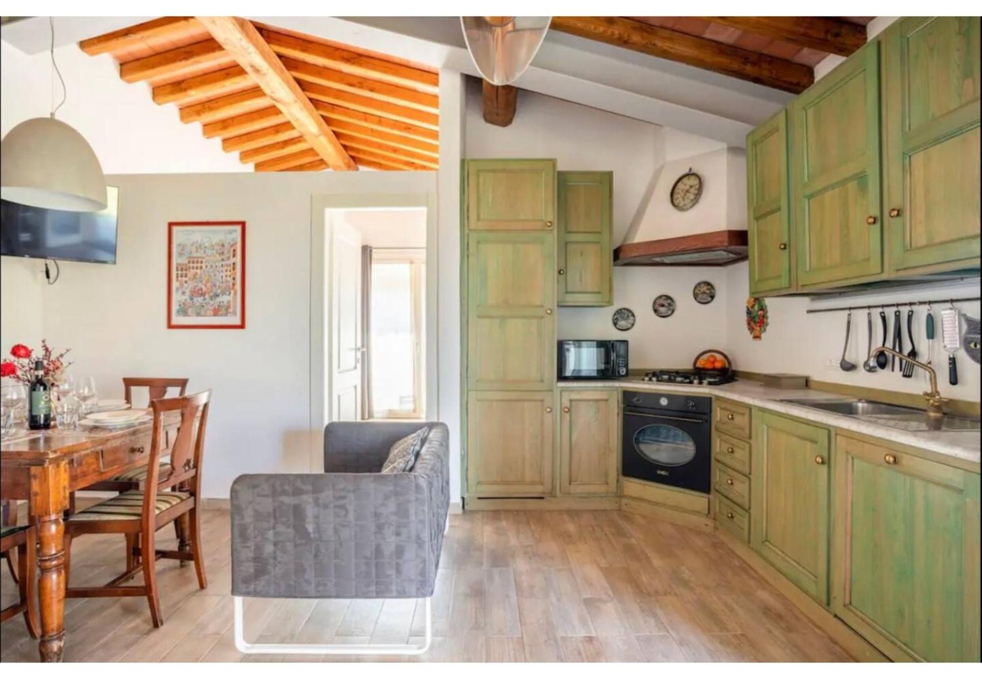 Cozy Tuscany Apartment With View Pescia Extérieur photo